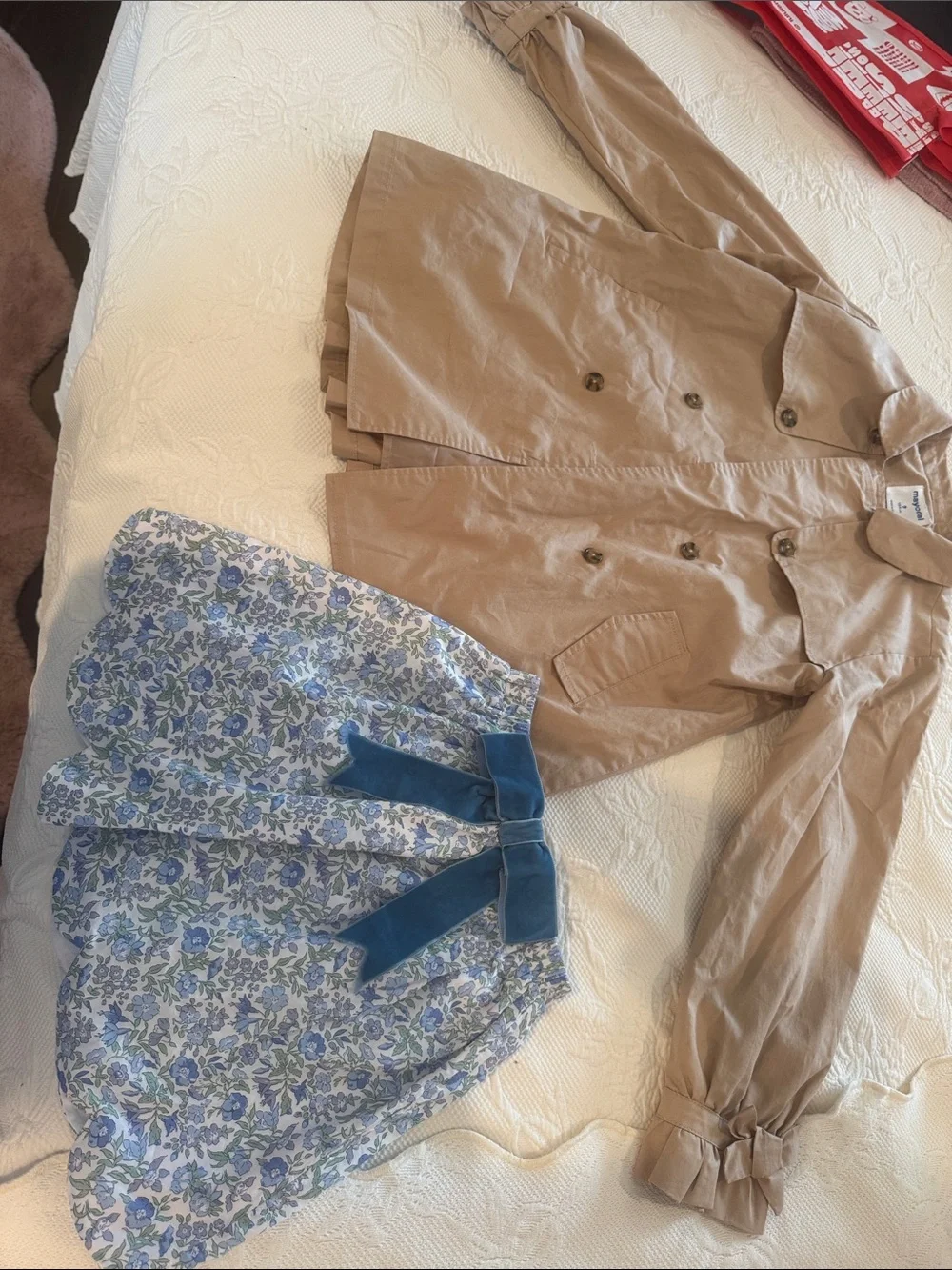 Lot of 2 items – Mayoral girls trenchcoat and Sal & Pimenta 8T skirt